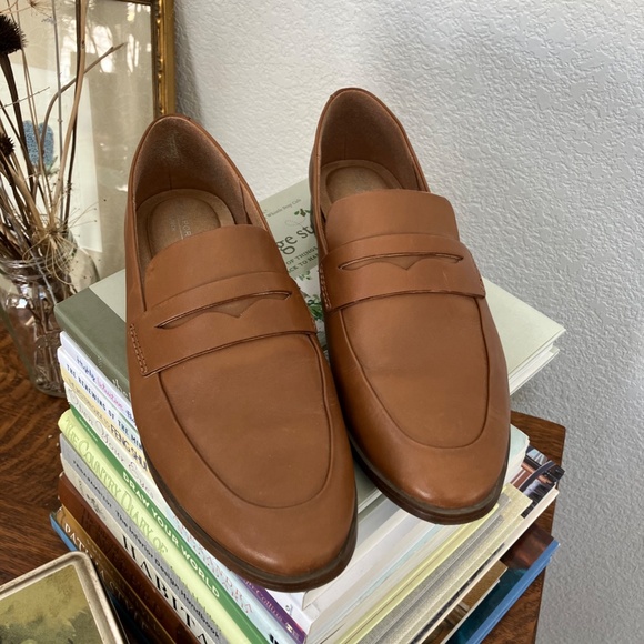 Rockport Women's Loafer in Size 8.5 - Picture 2 of 7